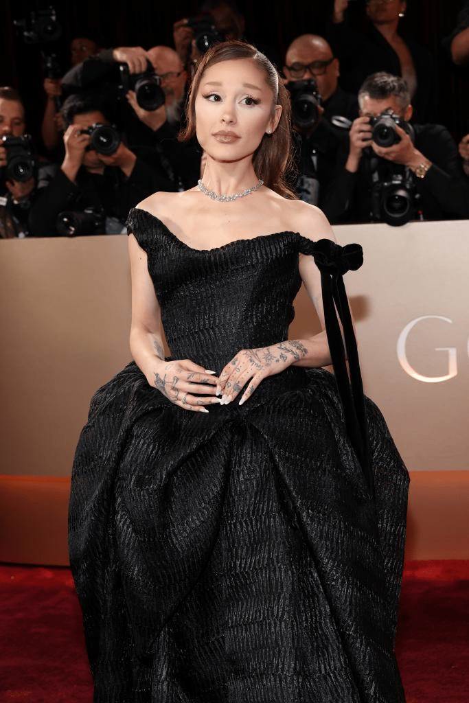 Siêu thảm đỏ Quả Cầu Vàng 2026: Lisa