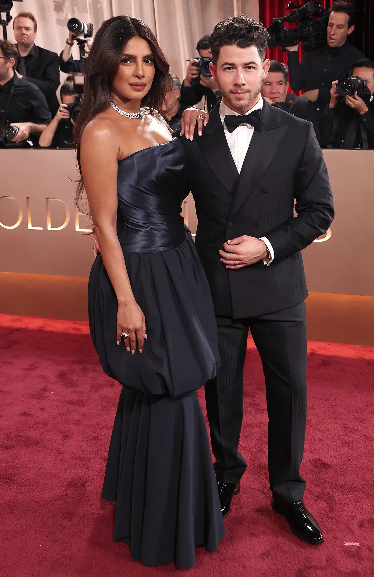 Siêu thảm đỏ Quả Cầu Vàng 2026: Lisa