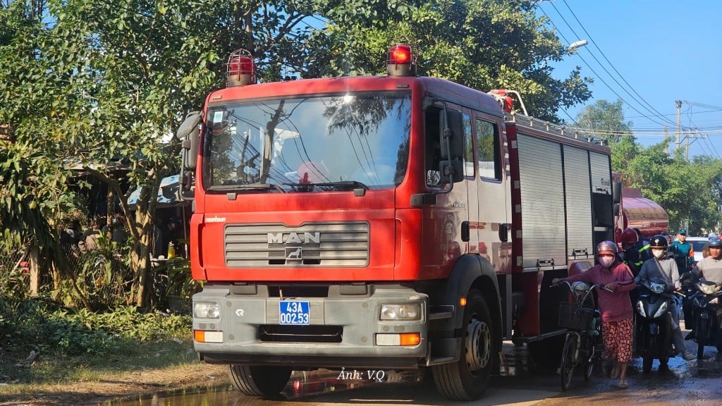 Quán cà phê mới khai trương đã chìm trong biển lửa ở Đà Nẵng: Cận cảnh hiện trường xót xa- Ảnh 3.