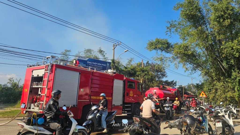 Quán cà phê mới khai trương đã chìm trong biển lửa ở Đà Nẵng: Cận cảnh hiện trường xót xa- Ảnh 5.