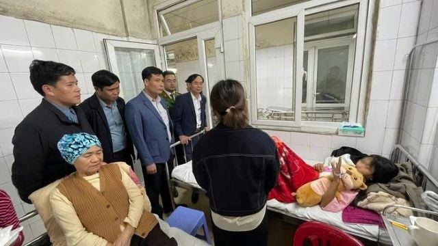 chinh-quyen-dia-phuong-tham-hoi-nu-sinh-lop-bi-danh-hoi-dong