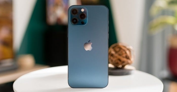 nam-2025-nen-mua-iphone-12-pro-m