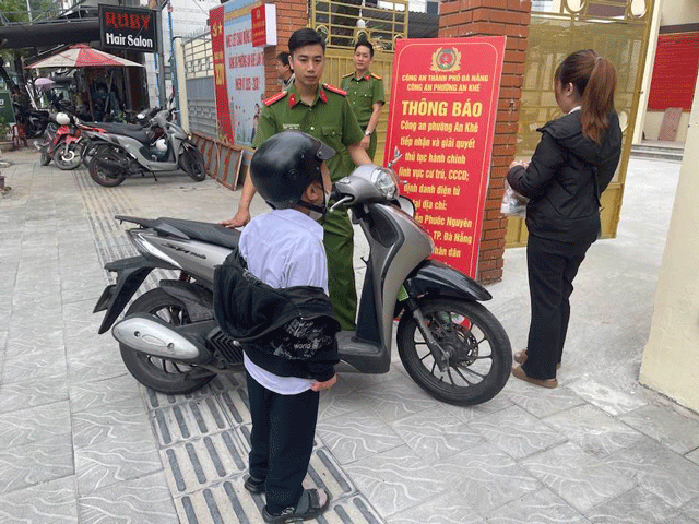 Cong-an-phuong-an-khe-thong-tin-nguyen-nhan-khien-cau-be-nhat-quyet-khong-di-hoc-bi-me-be-len-phuong-3