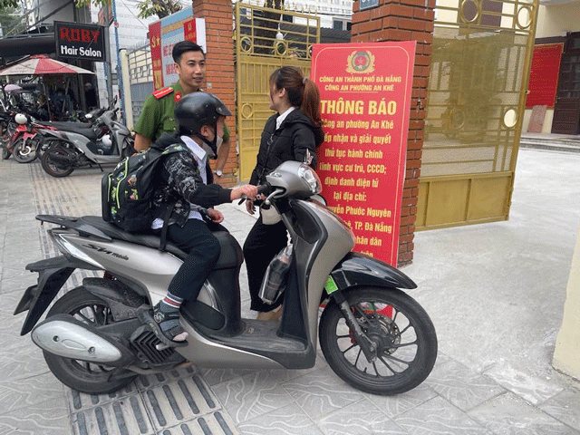 Cong-an-phuong-an-khe-thong-tin-nguyen-nhan-khien-cau-be-nhat-quyet-khong-di-hoc-bi-me-be-len-phuong-5