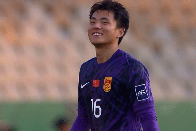 Thu-mon-cao-1m88-cua-u23-trung-quoc-chot-cau-cang-det-ve-tran-ban-ket-gap-u23-viet-nam-toi-20-1-4