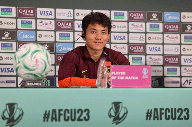 Thu-mon-cao-1m88-cua-u23-trung-quoc-chot-cau-cang-det-ve-tran-ban-ket-gap-u23-viet-nam-toi-20-1-5