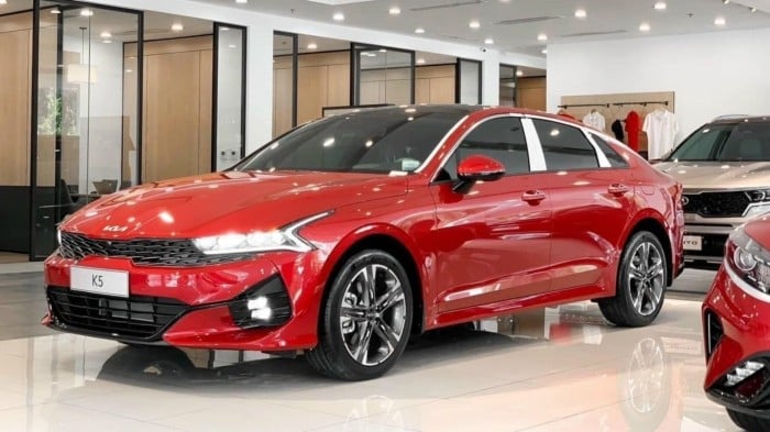 Kia K5 nhận ưu đãi khủng giúp giá lăn bánh giảm sâu cuối tháng 1/2026, quyết ‘triệt hạ’ Toyota Camry ảnh 2