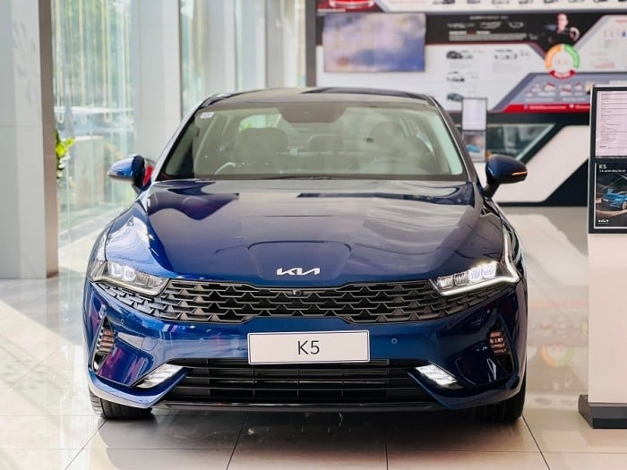Kia K5 nhận ưu đãi khủng giúp giá lăn bánh giảm sâu cuối tháng 1/2026, quyết ‘triệt hạ’ Toyota Camry ảnh 3