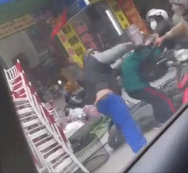 Nam-sinh-lop-9-bi-nguoi-dan-ong-hanh-hung-da-man-danh-tinh-ga-dan-ong-xuat-hien-chi-tiet-gay-soc-2