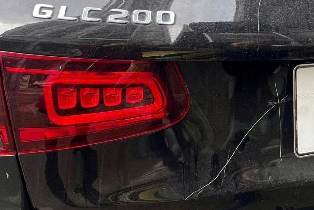 xe-mercedes-bi-cao-xuoc-o-ha-noi