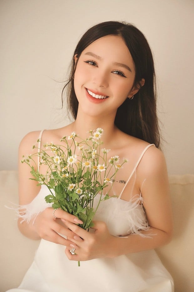 Huyền 204 và Xoài Non: 18 tuổi lấy chồng thiếu gia, 4 năm sau 