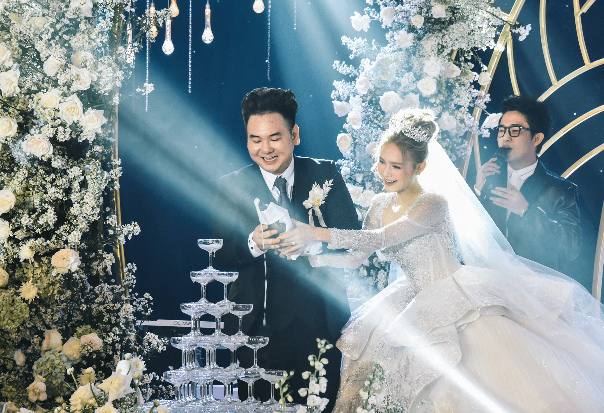 Huyền 204 và Xoài Non: 18 tuổi lấy chồng thiếu gia, 4 năm sau 