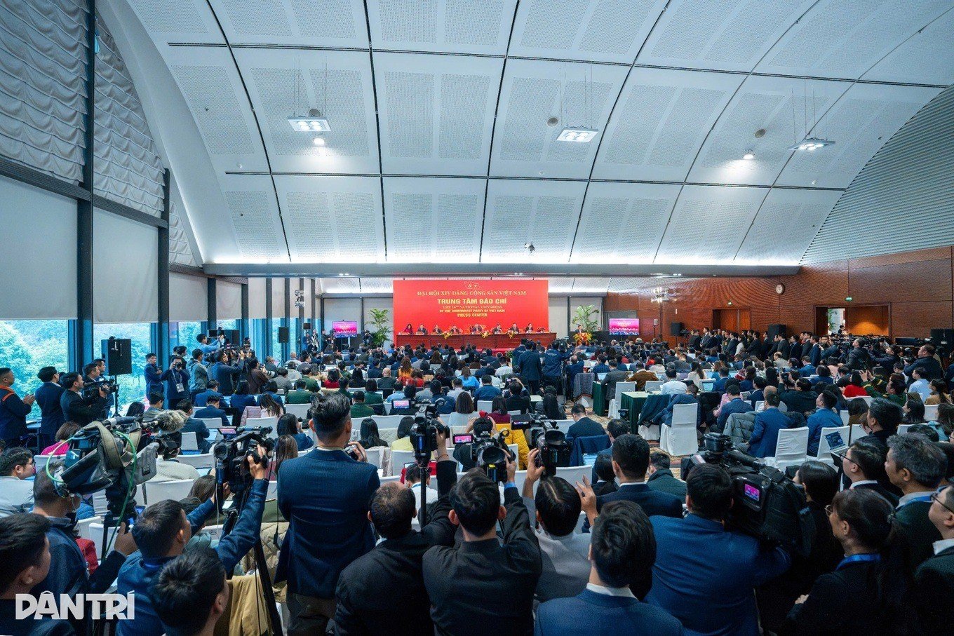 23-1769161754-tong-bi-thu-to-lam-chu-tri-hop-bao-cong-bo-ket-qua-dai-hoi-xiv-cua-dang.jpg