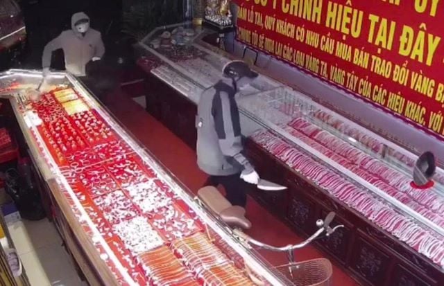 doi-tuong-cam-dao-cuop-tiem-vang