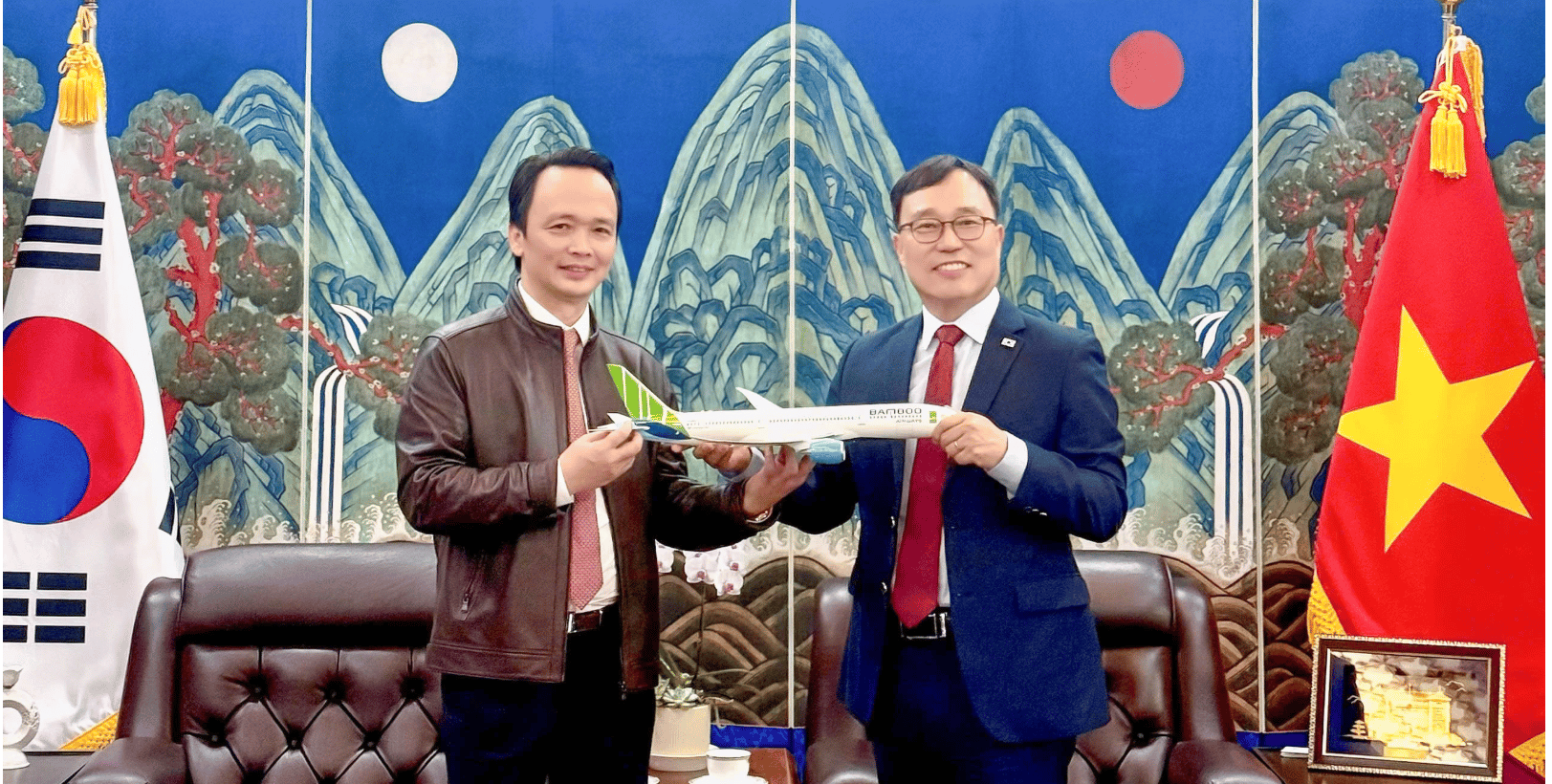 Ông Trịnh Văn Quyết gặp gỡ Đại sứ quán Hàn Quốc, tái xuất thương trường - Ảnh 1.