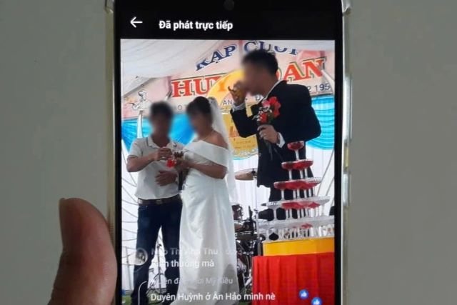 dam-cuoi-co-dau-65-voi-chu-re-33