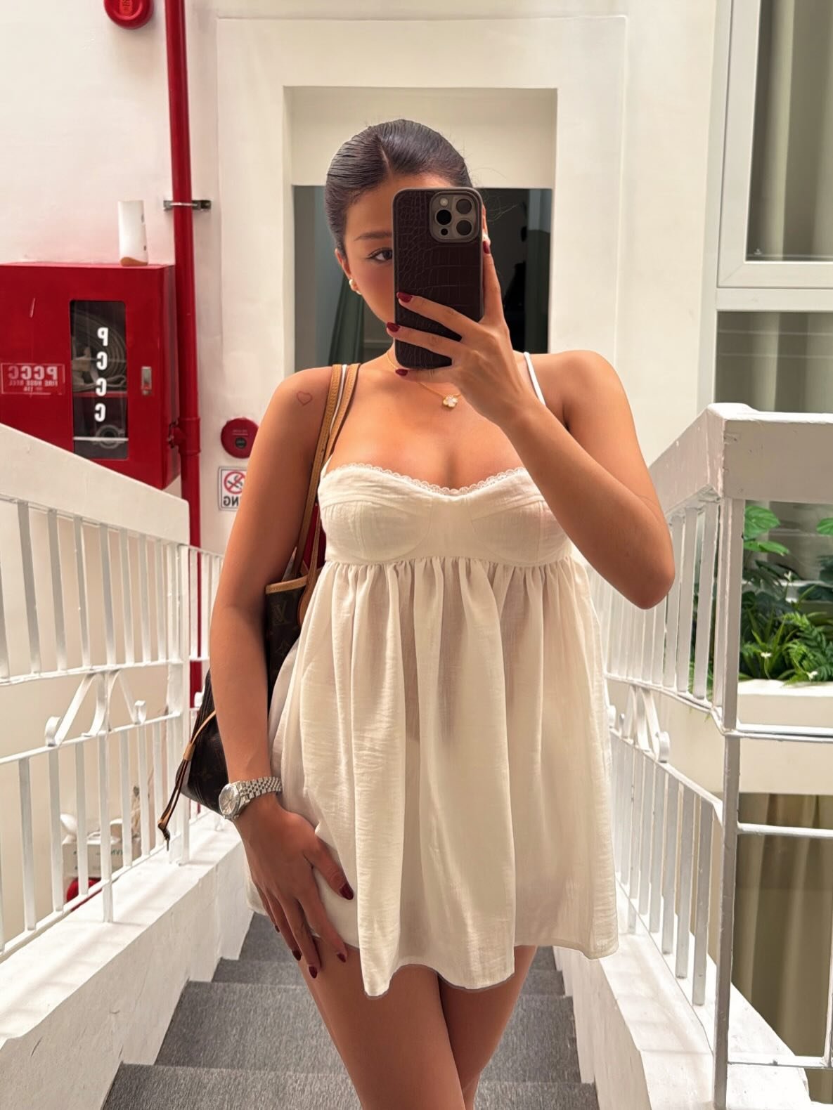 Không điểm nào chê ngoại hình của Louis Phạm, đã xinh còn sexy