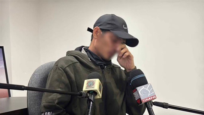 Totoy kể về việc bị tra tấn, giam giữ khi được truyền hình phỏng vấn. Ảnh: Keith Clores