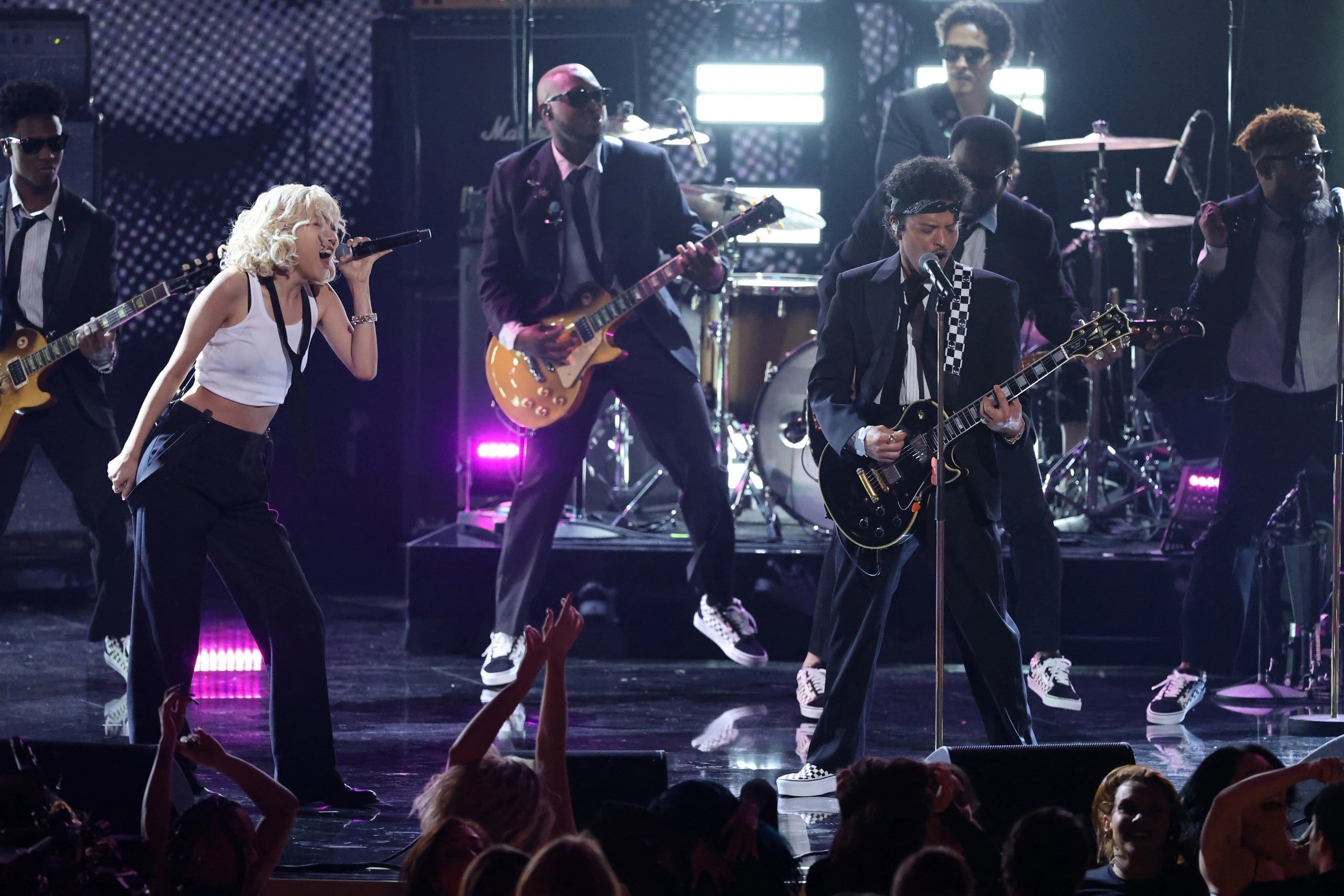 Lady Gaga, Billie Eilish thắng lớn ở Grammy 2026 - Ảnh 1.