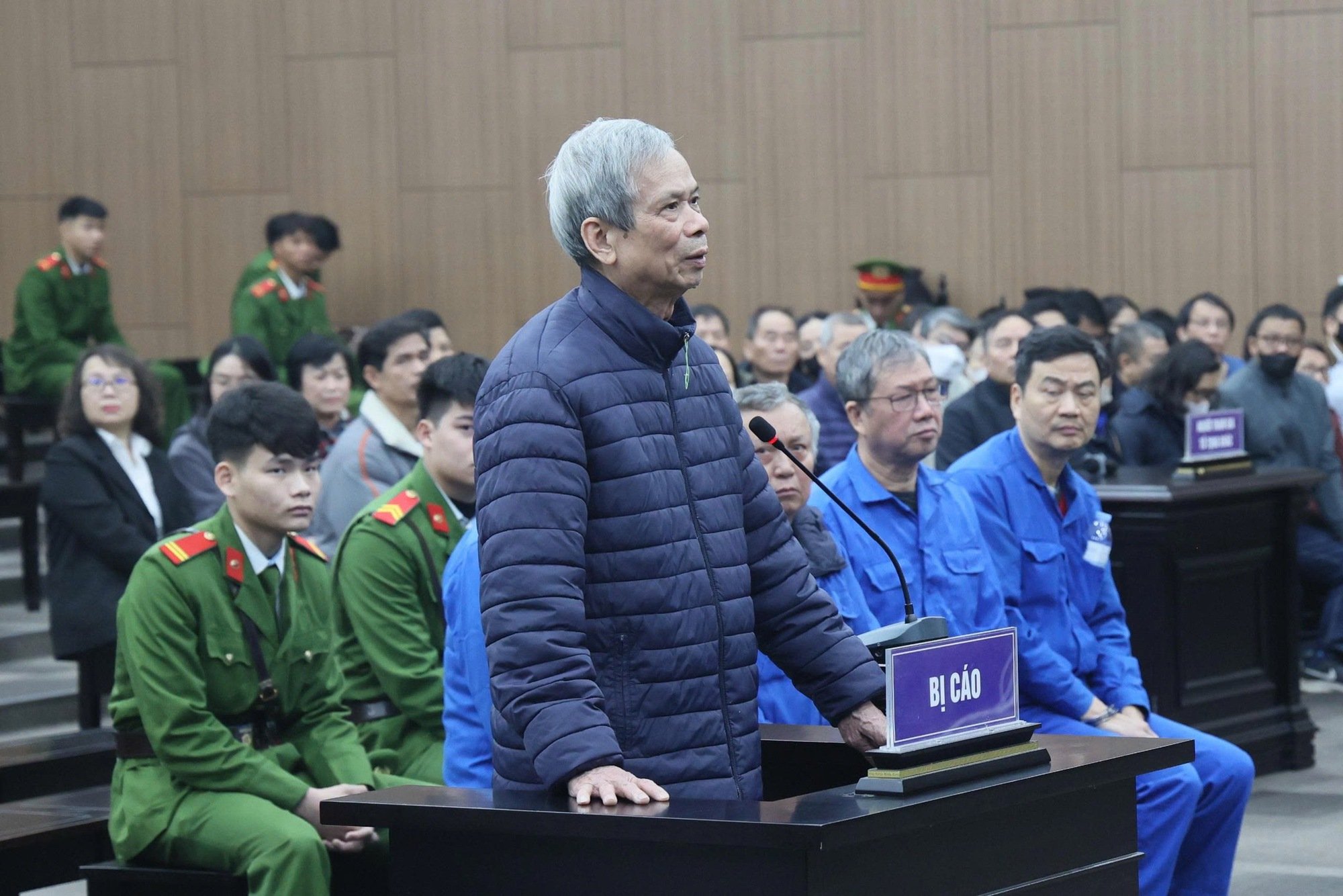 Cựu Tổng giám đốc VICEM Nguyễn Ngọc Anh lĩnh án 15 năm tù - Ảnh 2.