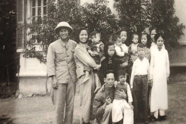 gia-dinh-co-3-nguoi-duoc-dat-ten-duong-2