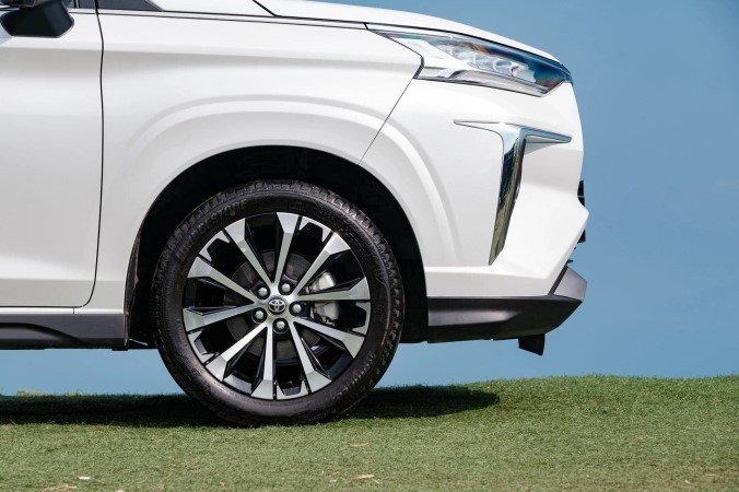 Quyết ‘hạ bệ’ Mitsubishi Xpander, Toyota Veloz Cross giảm giá lăn bánh ‘rẻ như cho’ đầu tháng 2/2026 ảnh 3