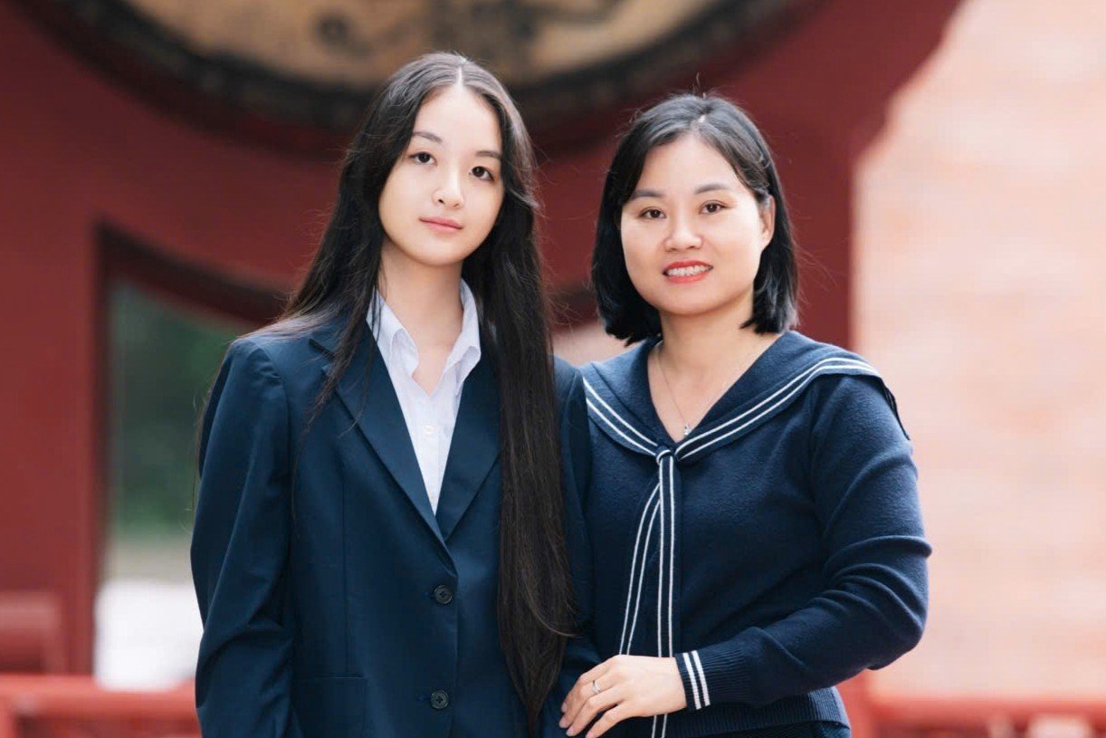 Đỗ Lan Viên và mẹ.jpg