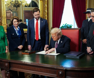 Tổng thống Donald Trump và chính sách đối ngoại: Luật chơi và… chơi luật