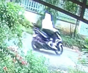 Truy tìm người phụ nữ nghi tông bé trai 5 tuổi rồi bỏ đi