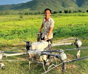 Chủ tịch tỉnh thưởng nóng người dùng drone cứu 2 em nhỏ mắc kẹt giữa nước xiết