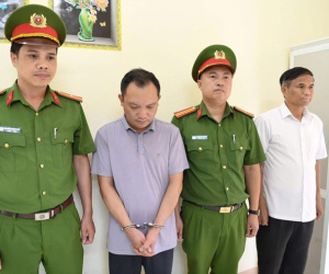 Ông chủ đứng sau công ty sản xuất gần 14.000 sản phẩm mỹ phẩm giả vừa bị bắt là ai?