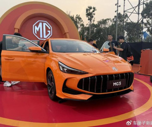 "Tiểu Mercedes AMG" phá đảo phân khúc giá 200 triệu đồng, bản bán ở Việt Nam đang giảm mạnh
