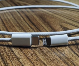 Người đàn ông dán dây sạc iPhone vào mũi giả bộ thở oxy khi điều trị ung thư, sơ hở rõ ràng nhưng đến cả tỷ phú cũng bị lừa chuyển tiền ủng hộ