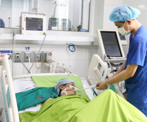 Người đàn ông sốt cao, hôn mê sâu do nắng nóng: Bác sĩ cảnh báo nguy cơ sốc nhiệt