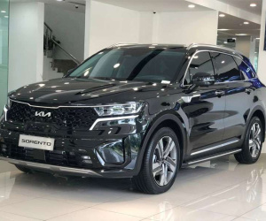 Đại lý xả hàng KIA Sorento VIN 2025, hạ giá dưới 900 triệu để đón bản mới