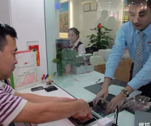 Người đàn ông gửi tiết kiệm 12 tỷ đồng, 13 phút sau số dư chỉ còn 0, ngân hàng tuyên bố: "Không phải lỗi của chúng tôi"
