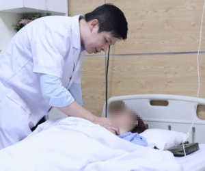 Mong thay đổi phong thủy, khách hàng đòi bác sĩ mổ lúc 1h sáng