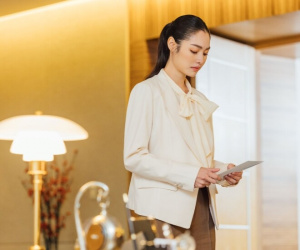 Mẹ mất, tôi dọn phòng thì tìm thấy một hộp thư cũ, lá thư cuối cùng đề tên một người uy quyền trong họ và bí mật khó tin