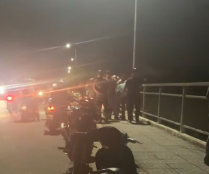 Đang tìm kiếm thanh niên nhảy cầu, công an phát hiện cảnh bất ngờ bên bờ sông