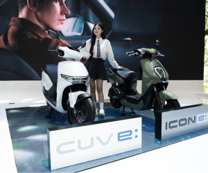 'Vua xe máy xăng' vừa bàn giao xe điện đời mới cho khách Việt: Chi hơn 6 triệu là có xe, có gì đặc sắc?