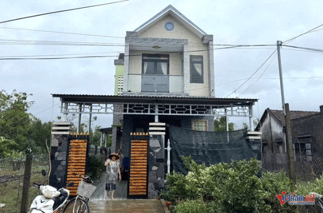 Hơn 40 người ở xã Hòa Thịnh sống sót giữa cơn lũ nhờ hành động bất chấp nguy hiểm của người đàn ông