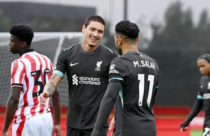 Darwin Nunez lập hat-trick chỉ trong 14 phút, Liverpool thắng Stoke City 5-0