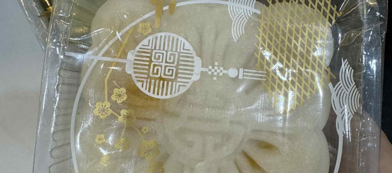 Làm bánh Trung thu gửi biếu, con dâu sững sờ khi biết nhà chồng đem vứt không ăn
